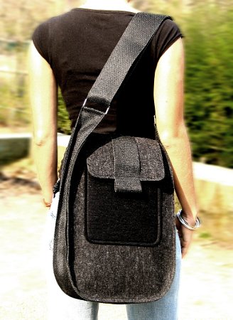 KANG-Uru_Schultertasche_Wollfilz